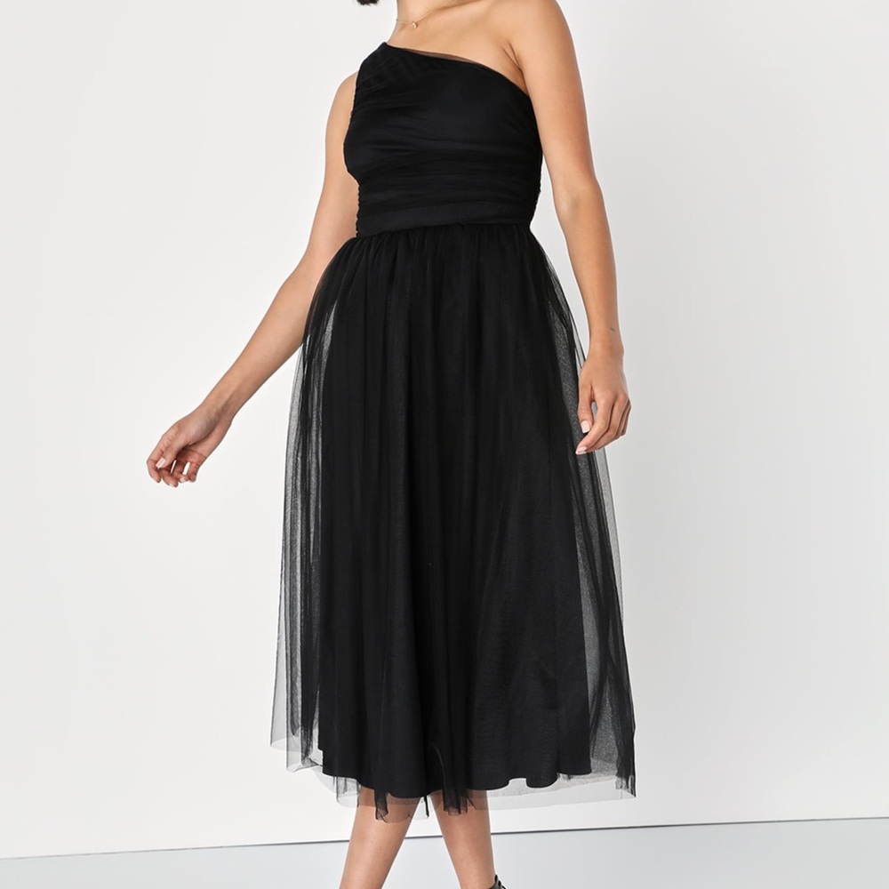Elegant Black Tulle One-Shoulder Midi Dress